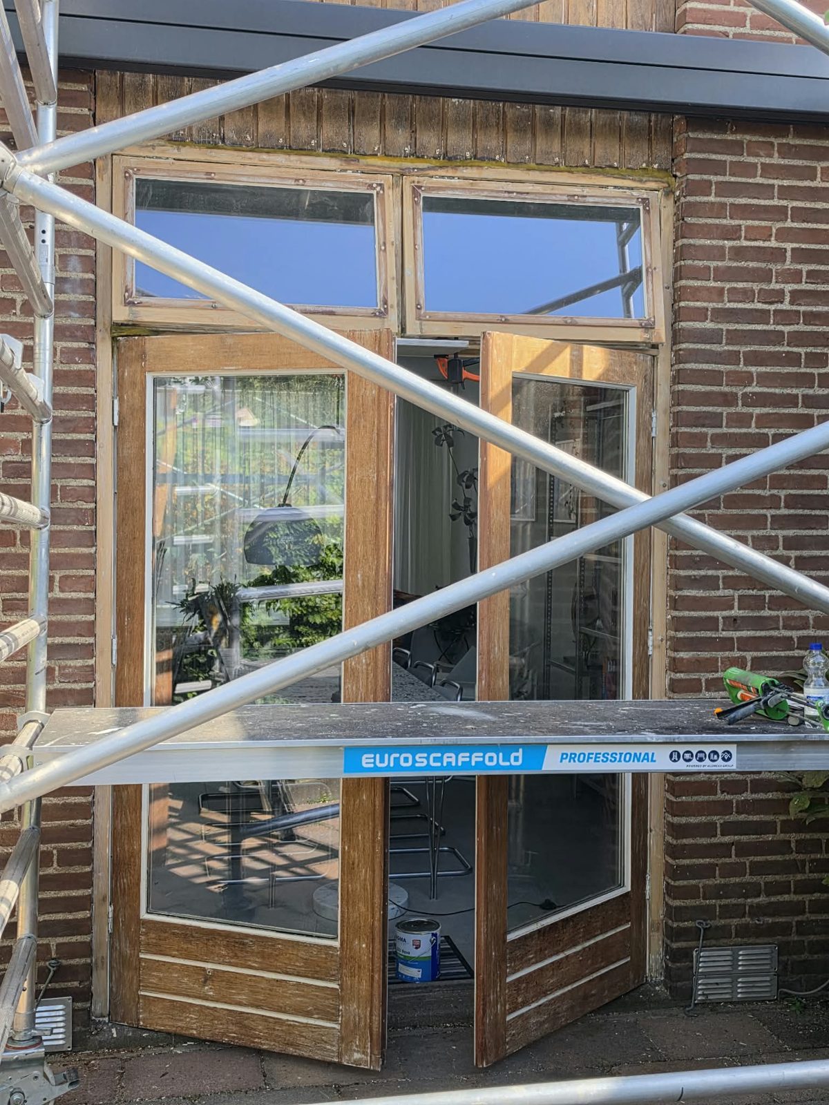 Tuindeuren Meloenstraat Nijmegen kaal geschuurd voor het lakken