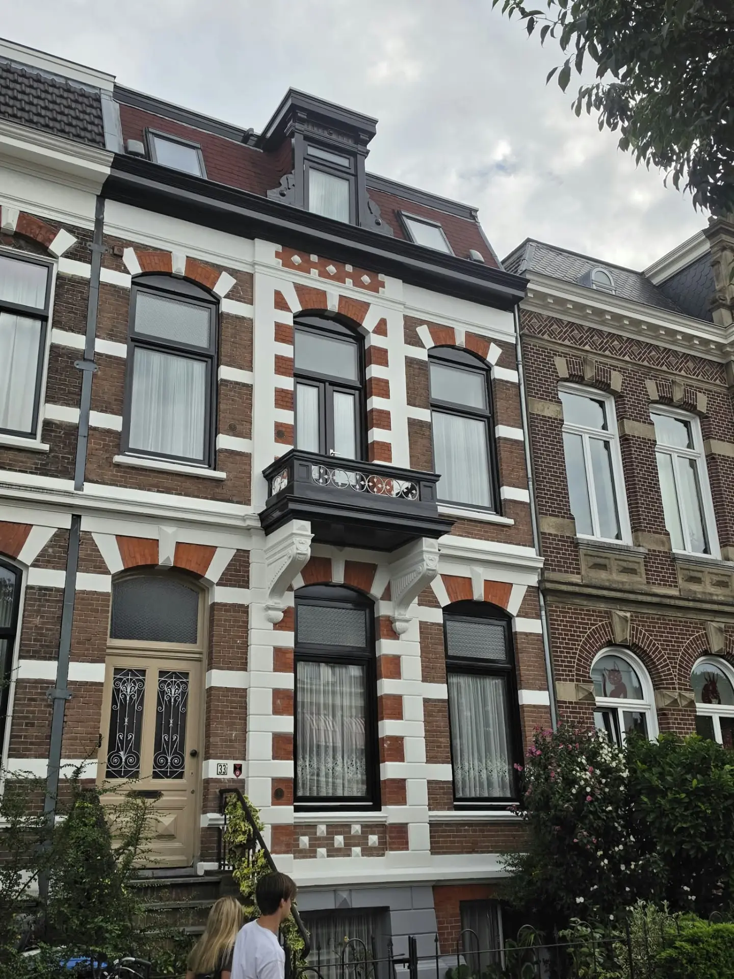 Buitenschilderwerk herenhuis Sint Annastraat 33 Nijmegen door L.T.J. Schilderwerken